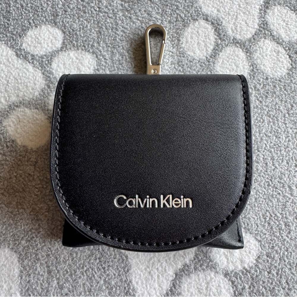 LAST CHANCE🔥 Calvin Klein AirPods Case w/ Clip NWOT